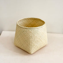 Load image into Gallery viewer, Square Palm Basket