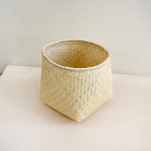 Load image into Gallery viewer, Square Palm Basket