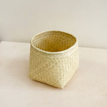 Load image into Gallery viewer, Square Palm Basket