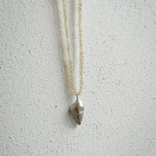 Load image into Gallery viewer, Small Shell Necklace in Silver/Opal