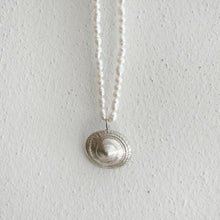 Load image into Gallery viewer, Limpet Shell necklace in Silver/Pearls