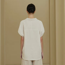 Load image into Gallery viewer, Gauze Sleeveless Shirt in Ivory