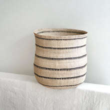Load image into Gallery viewer, Wii Basket with Perisi Fungi