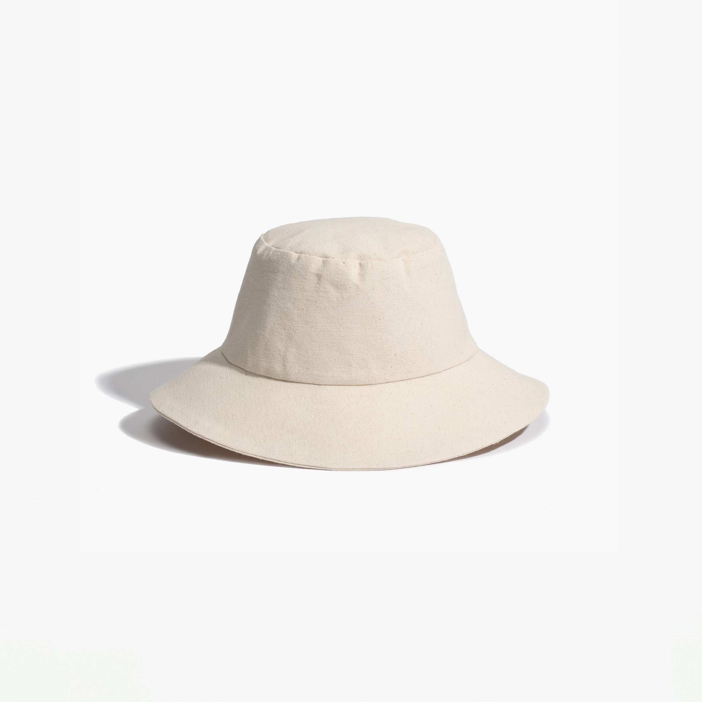 Short Brim Canvas Hat in Natural