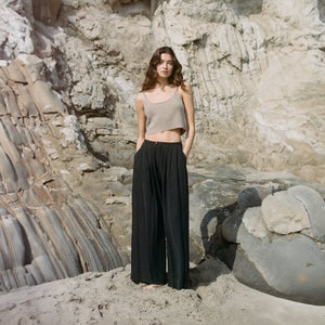 Cashmere Scoop Neck Crop Top in Mocha