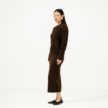 Load image into Gallery viewer, Suri Alpaca crewneck in Molasses