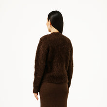 Load image into Gallery viewer, Suri Alpaca crewneck in Molasses