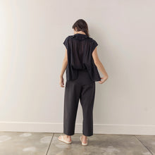 Load image into Gallery viewer, Pleated Tapered Pants