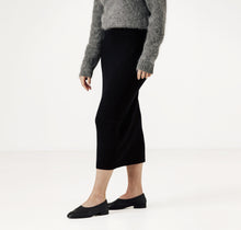 Load image into Gallery viewer, Alpaca Knit Midi Skirt in Black