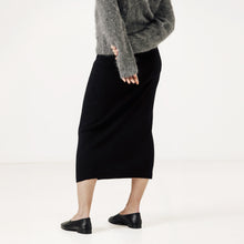 Load image into Gallery viewer, Alpaca Knit Midi Skirt in Black