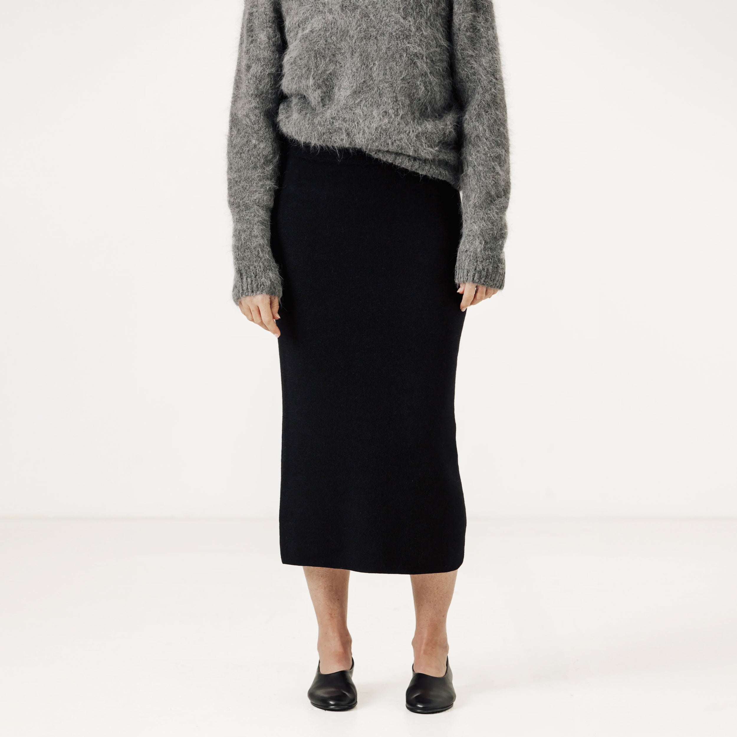 Alpaca Knit Midi Skirt in Black