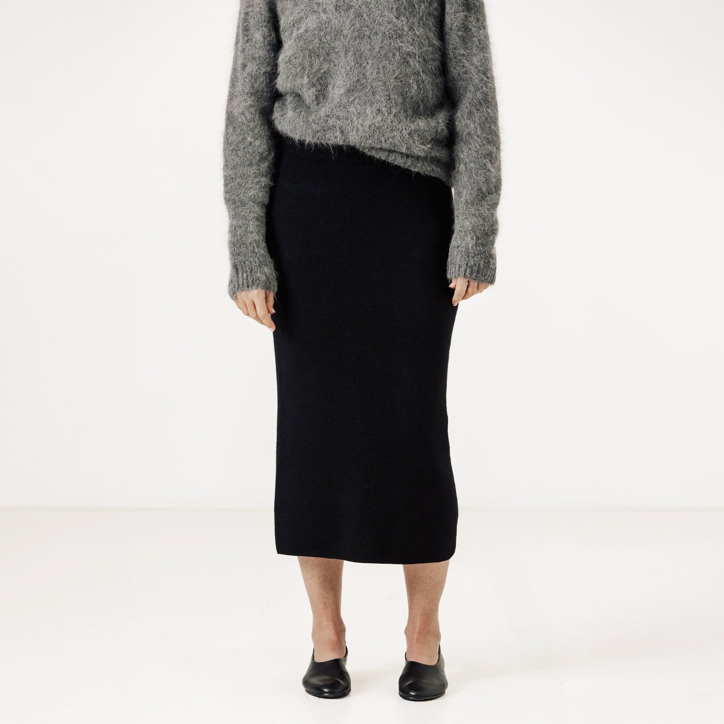 Alpaca Knit Midi Skirt in Black