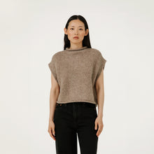 Load image into Gallery viewer, Alpaca Iris Vest in Fawn