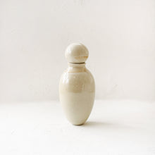 Load image into Gallery viewer, Porcelain Carafe