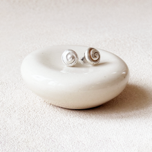 Load image into Gallery viewer, Silver Spiral Shell Stud