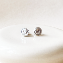 Load image into Gallery viewer, Silver Spiral Shell Stud
