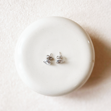Load image into Gallery viewer, Silver Spiral Shell Stud