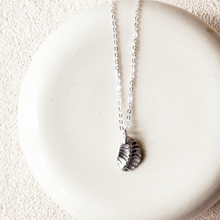 Load image into Gallery viewer, Nautilus Shell Impression Necklace
