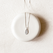 Load image into Gallery viewer, Scallop Shell Impression Necklace