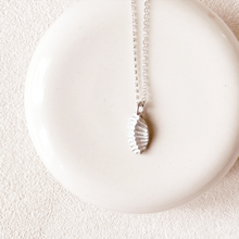 Load image into Gallery viewer, Nautilus Shell Impression Necklace #2
