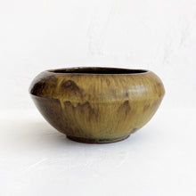 Load image into Gallery viewer, Vintage Studio Pottery Bowl