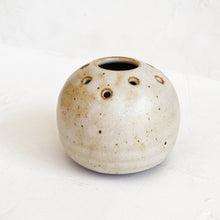 Load image into Gallery viewer, Vintage Ceramic Frog Vase