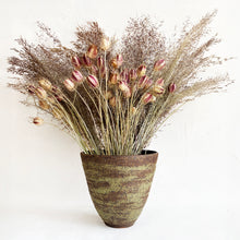 Load image into Gallery viewer, Lichen Vase