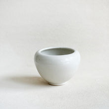 Load image into Gallery viewer, Small Porcelain Planter