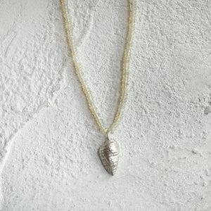 Small Shell Necklace in Silver/Opal