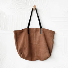 Load image into Gallery viewer, Andie Suede Tote in Camel