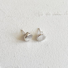 Load image into Gallery viewer, Silver Scallop Studs