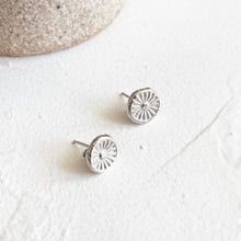 Load image into Gallery viewer, Silver Chamomile Studs