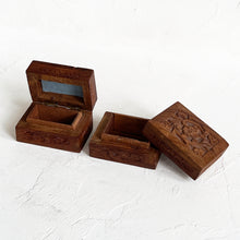 Load image into Gallery viewer, Vintage Carved Box