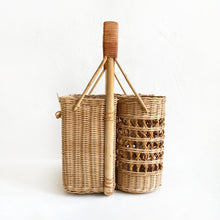 Load image into Gallery viewer, Vintage Wicker Picnic Caddy