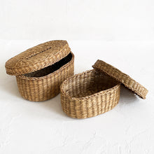 Load image into Gallery viewer, Vintage Lidded Oval Basket