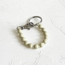 Load image into Gallery viewer, Perlen Short Keychain