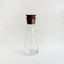 Load image into Gallery viewer, Carafe with Walnut Stop