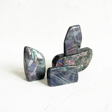 Load image into Gallery viewer, Labradorite Gemstone