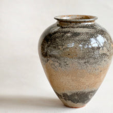 Load image into Gallery viewer, Shino Vase