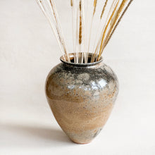 Load image into Gallery viewer, Shino Vase