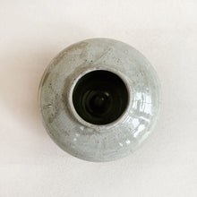Load image into Gallery viewer, Shino Vase