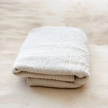 Load image into Gallery viewer, Linen Throw in Cream