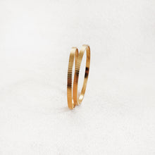 Load image into Gallery viewer, Ridge Bangle