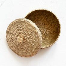 Load image into Gallery viewer, Vintage Basket with Lid