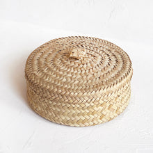 Load image into Gallery viewer, Vintage Basket with Lid
