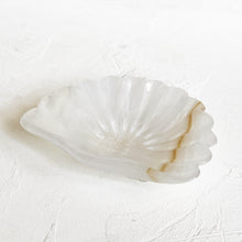 Load image into Gallery viewer, Vintage Onyx Shell Dish