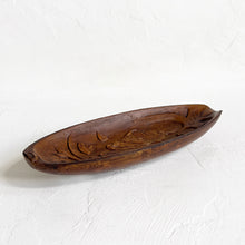 Load image into Gallery viewer, Vintage Carved Fish Tray