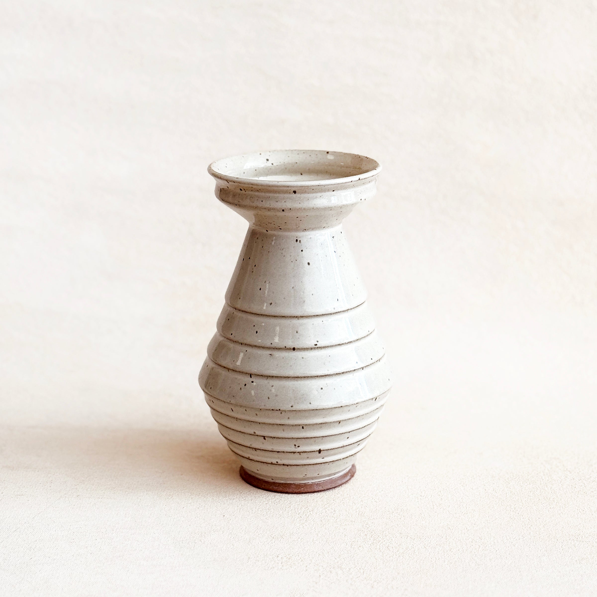 Tulip Ripple Vase in Buttermilk