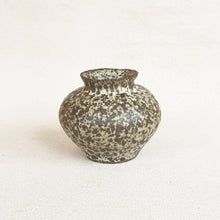 Load image into Gallery viewer, Unglazed Bud Vase in Linchen