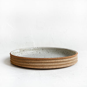 Ribbed Serving Platter in Speckled White